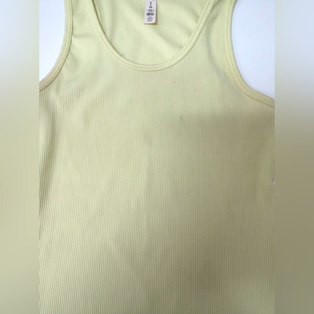 Under Armour Women's Light Yellow Tank Top - Picture 3 of 5